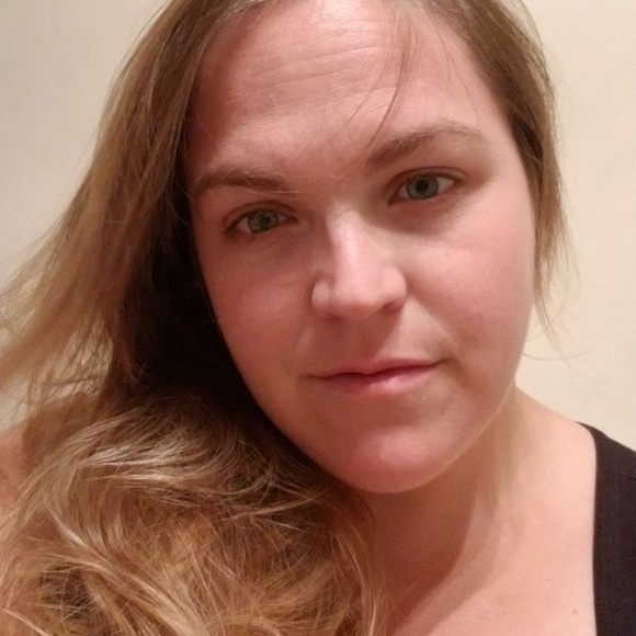 Meet your Posher, Jennifer - Picture 1 of 1